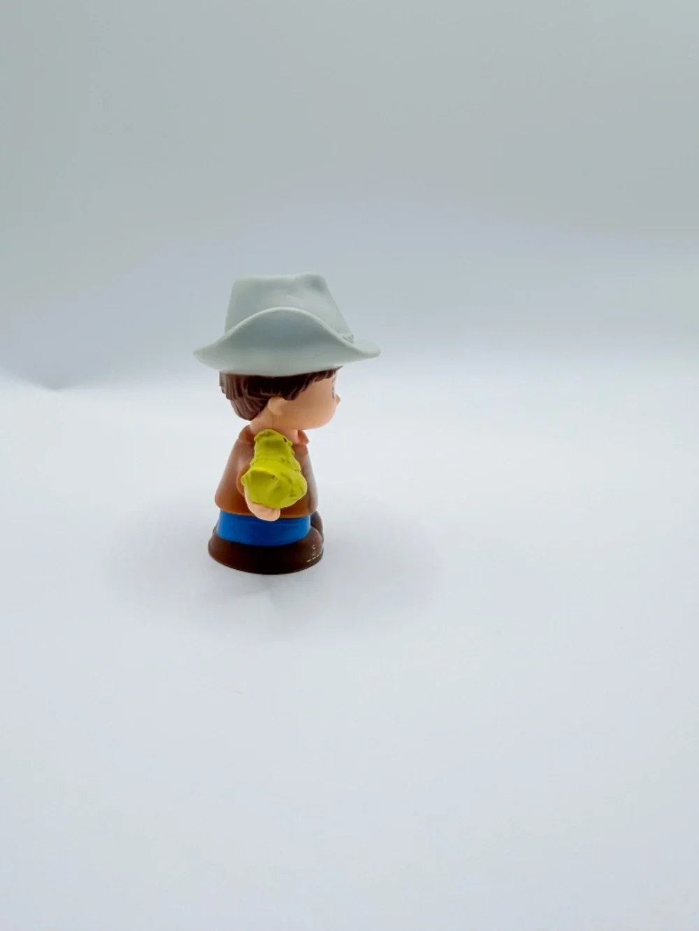 Fisher-Price Little People Farmer Eddie Figure 2016 Cowboy Hat & Hen Accessory